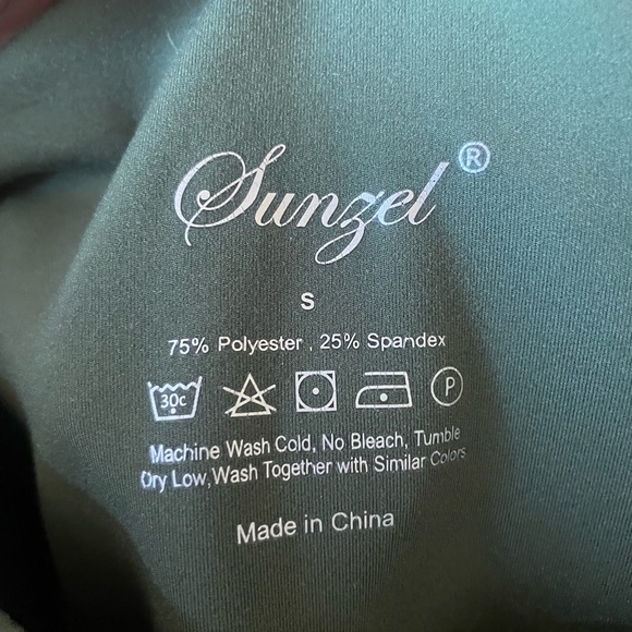 🔥3 for $15🔥 sunzel green legging - Picture 2 of 6